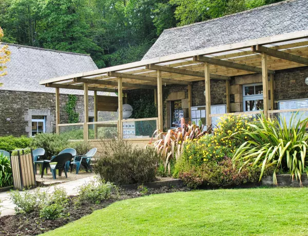 The terrace of the clubhouse of the Baie de Morlaix golf course